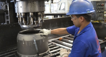 Indústria brasileira cresce 0,4% de dezembro para janeiro